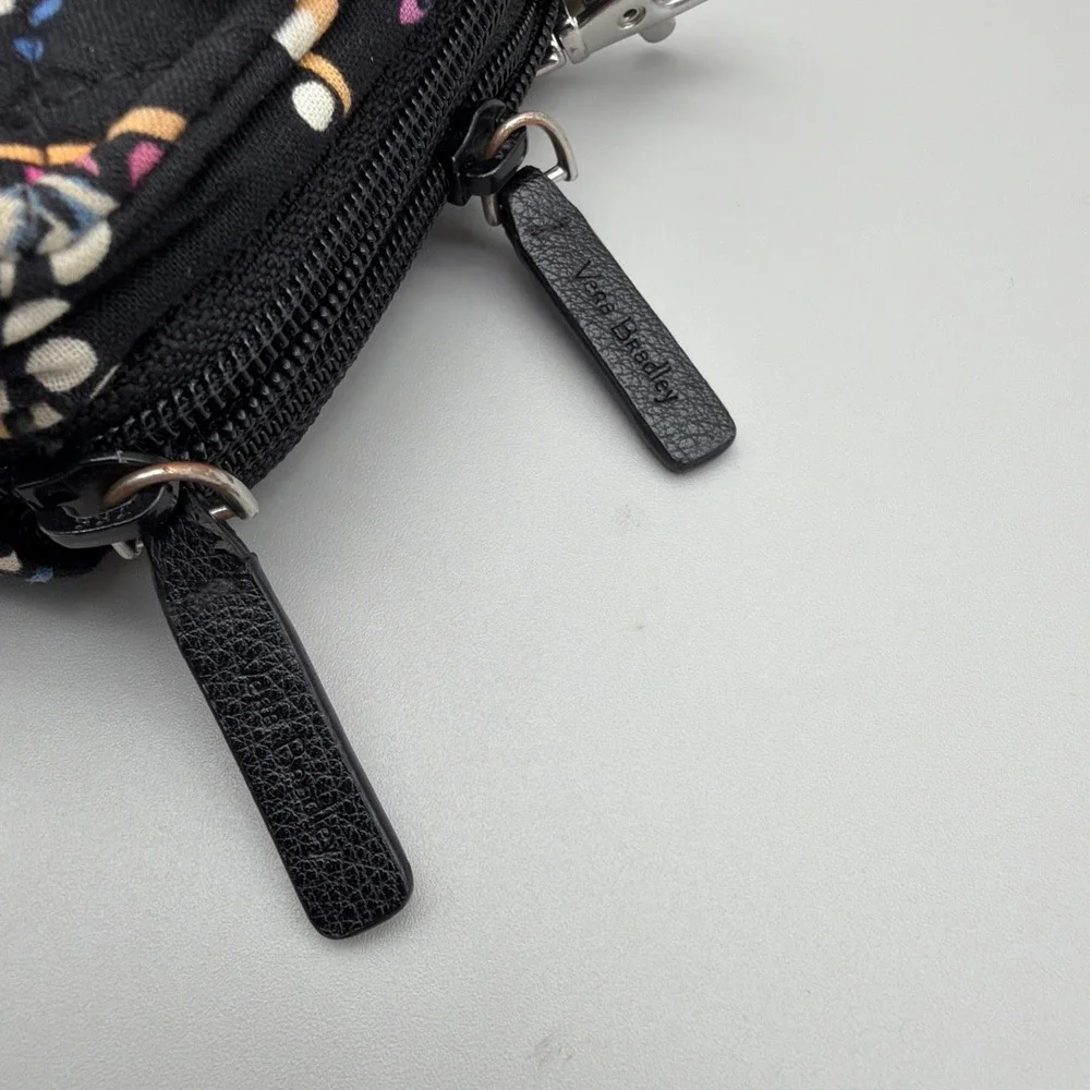 Vera Bradley Wristlet/Wallet Paisley Floral Smartphone Compartment Pre-loved